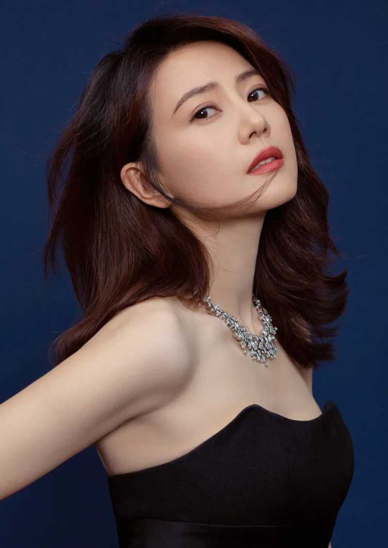 女明星手把手教你，从入门到精通，轻松掌握新技能的秘诀